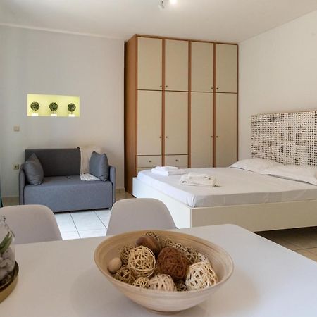 Casa Isabella Apartment Каламата Екстериор снимка